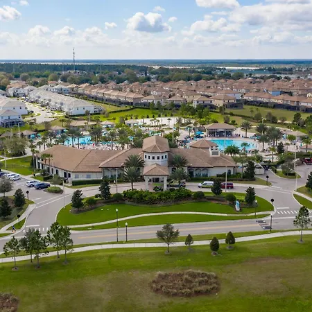19-Guest Family Home W Pool-Gamesroom-Bbq